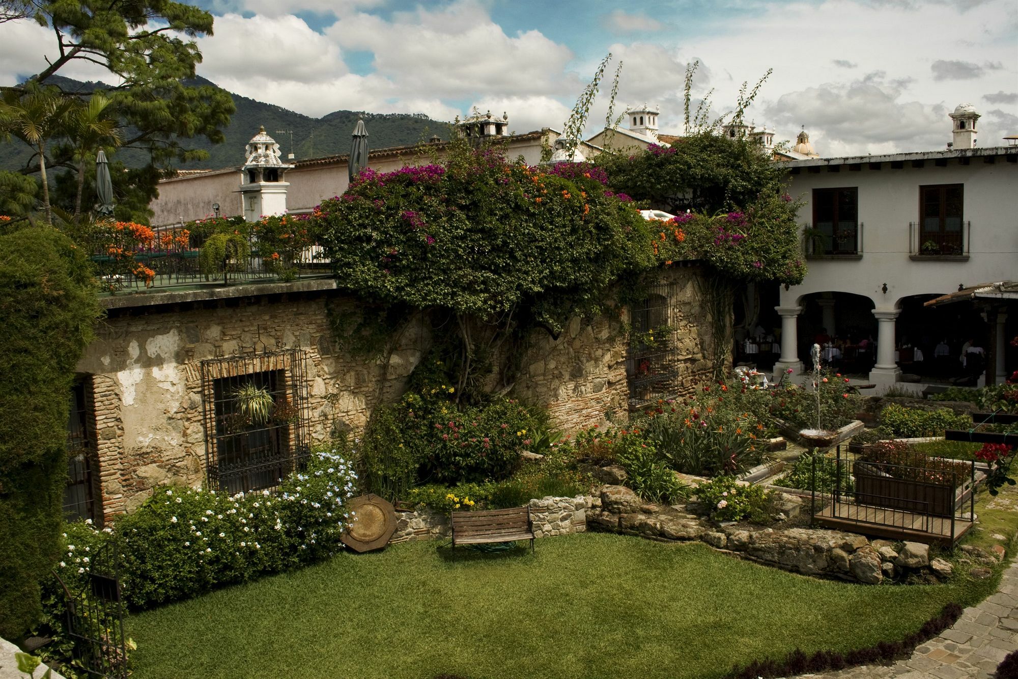 Hotel Posada De Don Rodrigo Антигуа-Гватемала Экстерьер фото